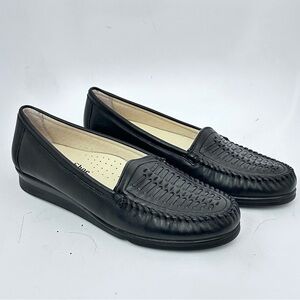 HUSH PUPPIES Loafers BLACK Leather 8N NWOB  FINAL DISCOUNT PRICE FIRM